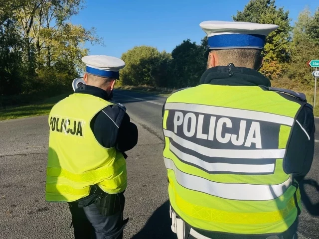 2000 zł, 14 punktów karnych – policyjna „nagroda” dla kierowcy w Wesołówku