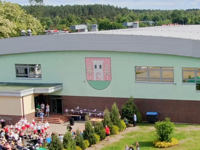 Więcej uczniów i etatów w szkołach. Burmistrz przedstawił raport oświatowy