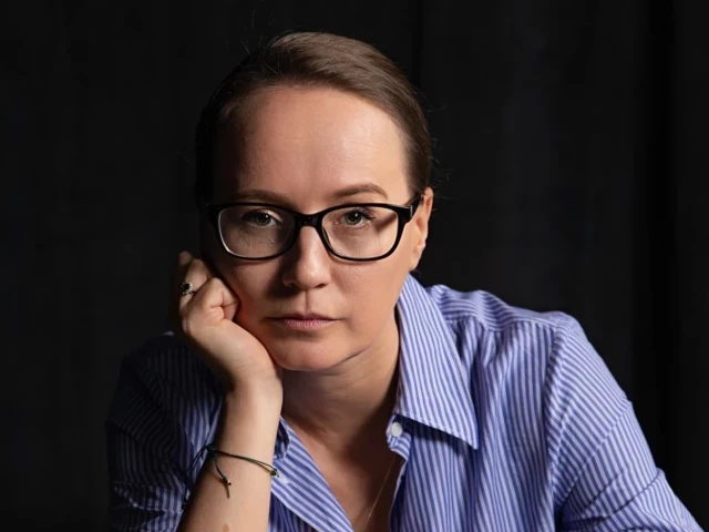 „Nie chcą umrzeć. Chcą przestać tak żyć.” Dr Halszka Witkowska o tym, jak rozpoznać, że dziecko woła o pomoc