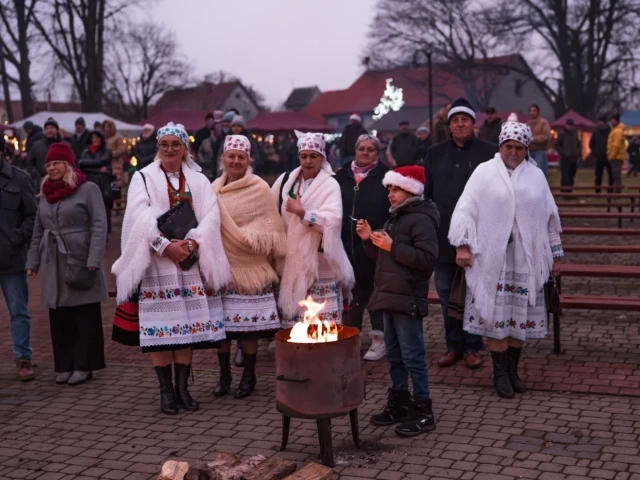Rozogi otworzyły żywą szopkę. Tłumy na świątecznym jarmarku (zdjęcia)