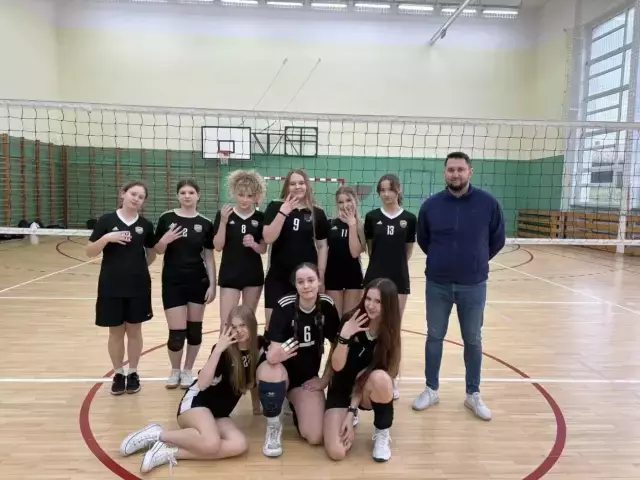 Siatkarki SSP 4 Szczytno bezkonkurencyjne w Mrągowie
