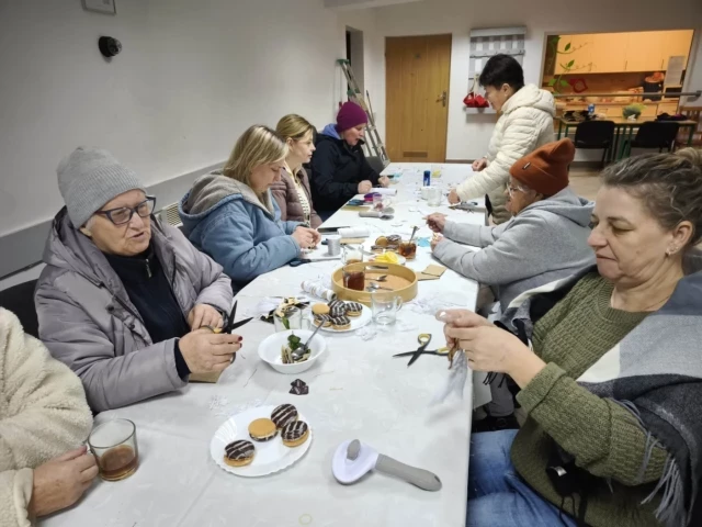 Ponad 60 osób stworzyło makramowe ozdoby
