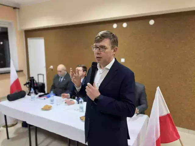 PiS ruszyło w teren. Posłowie spotkali się z mieszkańcami Szczytna