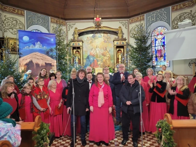 Kolędy wróciły do kościoła. Jedwabno spotkało się przy wspólnym śpiewie (zdjęcia)