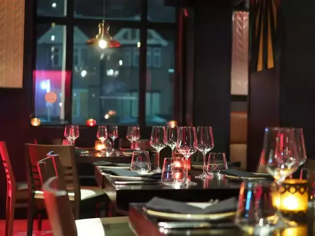 Digital signage jako narzędzie wzmacniające branding restauracji
