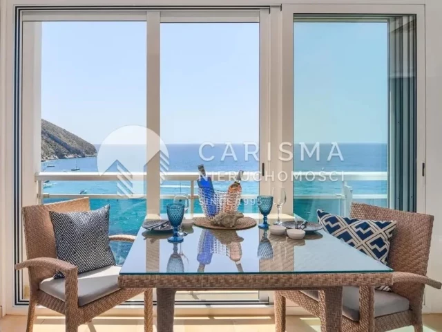 Moraira nieruchomości jako synonim kameralnego luksusu i śródziemnomorskiego spokoju