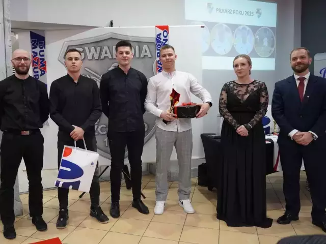 To jego nazwisko padło najgłośniej. Łukasz Krajza Piłkarzem Roku Gwardii Szczytno