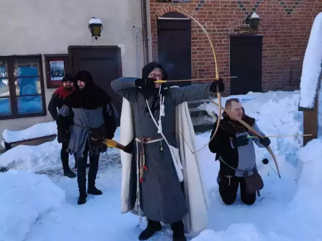 Mróz –13°C ich nie zatrzymał! Jarosław Wróblewski wygrywa, Grzegorz Drężek strzela mimo kontuzji