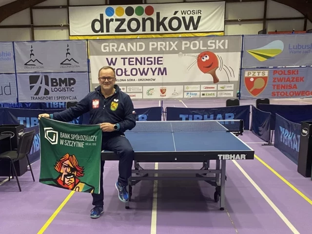 Wójt Sławomir Wojciechowski i Bank Spółdzielczy w Szczytnie wsparli Jacka Breńskiego. Teraz zagra w Korei