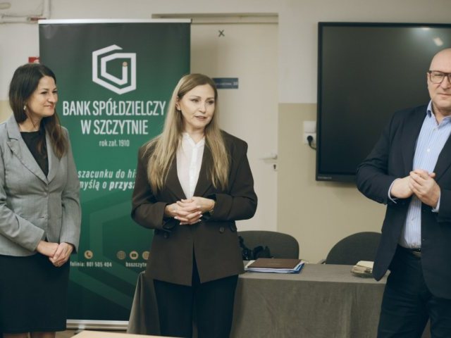 Młodzież sprawdza paragrafy i finanse. Bank Spółdzielczy w Szczytnie funduje nagrody (zdjęcia)