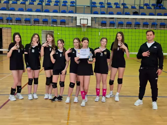 Siatkarki z „Czwórki” meldują się w finale wojewódzkim