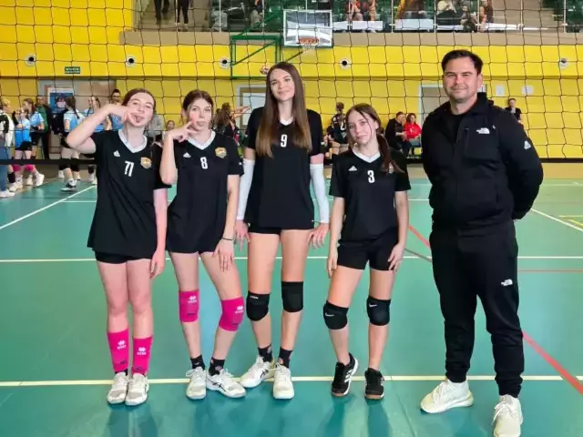 Historyczny awans siatkarek z SSP 4. Szczytno zagra w pierwszej lidze wojewódzkiej
