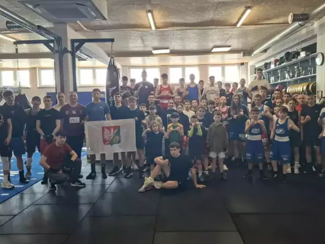Bokserskie sparingi w Szczytnie. Na ringu stanęło blisko stu zawodników
