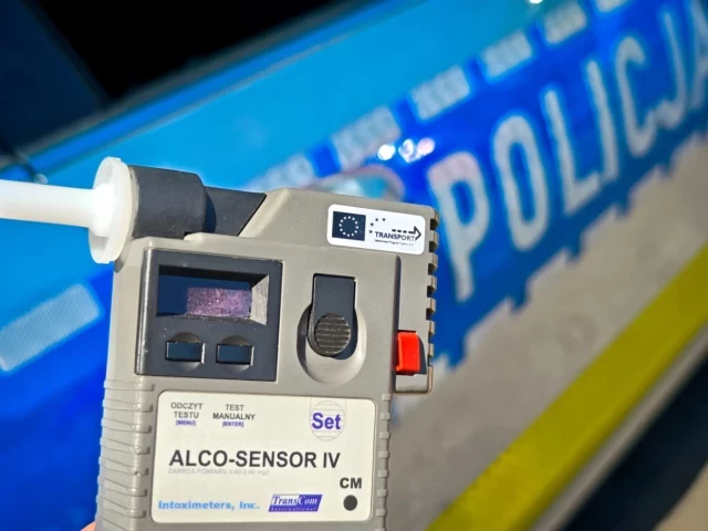 0.8 promila za kierownicą motoroweru. Nietrzeźwy mężczyzna zatrzymany w Zabielach