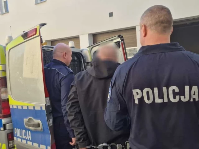 Policyjny pościg przez cztery powiaty i włamania do remiz OSP. 62-latek trafił do aresztu