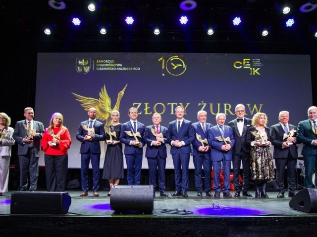 Prawie milion pasażerów i nowe plany. Lotnisko w Szymanach świętuje 10 lat i patrzy dalej