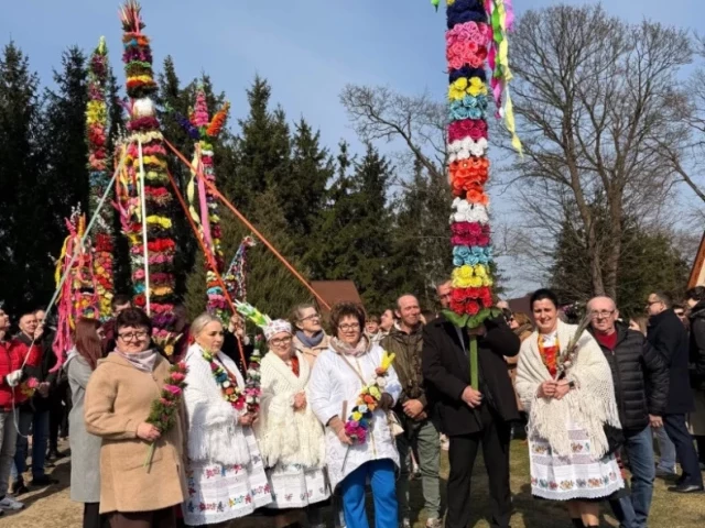 5 i 91 lat – między nimi cała tradycja. Rozogi znów pokazały siłę palm wielkanocnych