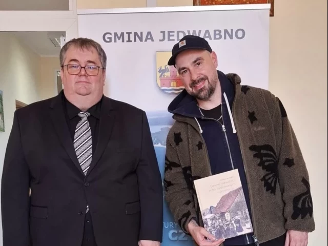 Żulczyk przyjechał do Jedwabna. Jest decyzja: spotkanie autorskie już w 2026 roku