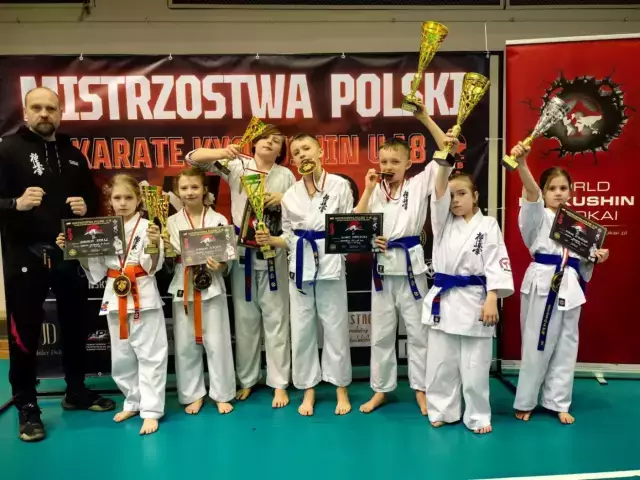 Denesiuk i bracia Alancewicz mistrzami Polski. Siedem medali karateków Nogore