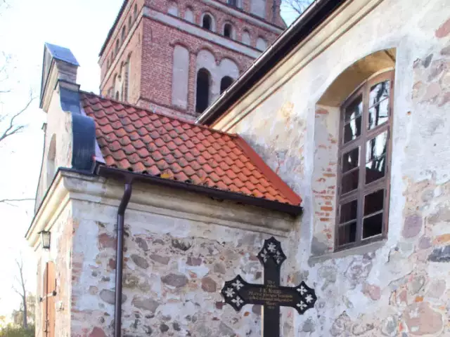 Ratują wieżę z XIV wieku. Trwa zbiórka na zabytkowy kościół w Dźwierzutach