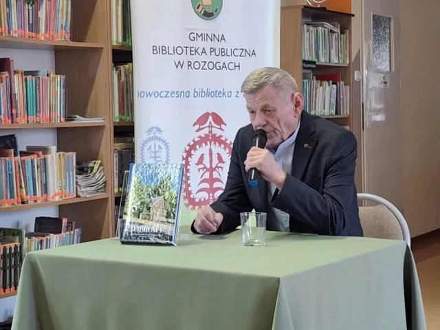 Historia zapisana w 281 stronach. Spotkanie z Markiem Nowotką przyciągnęło mieszkańców Rozóg
