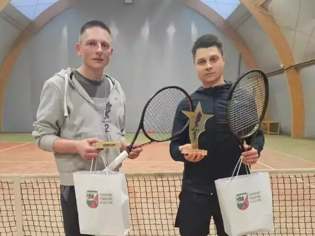 Pierwsze rakiety powiatu. Chełstowski i Studziński z Pucharami Starosty