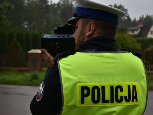 Jechała bez uprawnień i podała fałszywe dane. Pasażerka zrobiła to samo