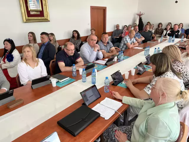 Nawet 1400 zł za śmieci z domków letniskowych. Rada Gminy Szczytno przyjęła nowe stawki