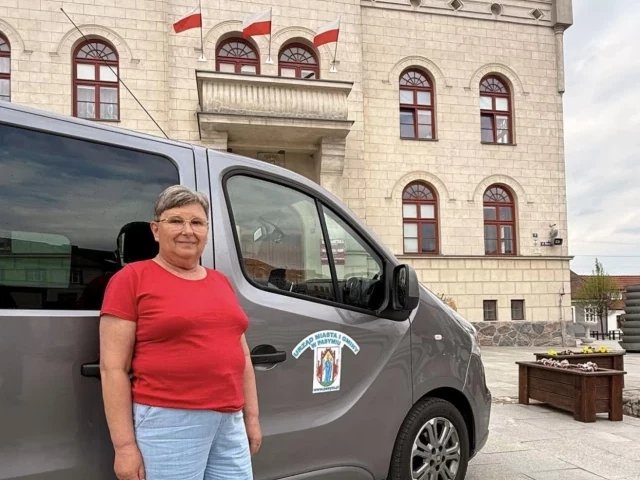 Codziennie jadą do Olsztyna po szansę na lepszy rozwój. Gmina Pasym uruchomiła specjalny transport dla dzieci