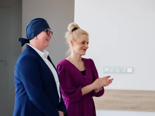 „Nie chcieliśmy litości. Chcieliśmy, żeby zobaczyli talent”. Rozmowa z Dorotą Studniak o 25 latach Przeglądu Twórczości Osób z Niepełnosprawnościami