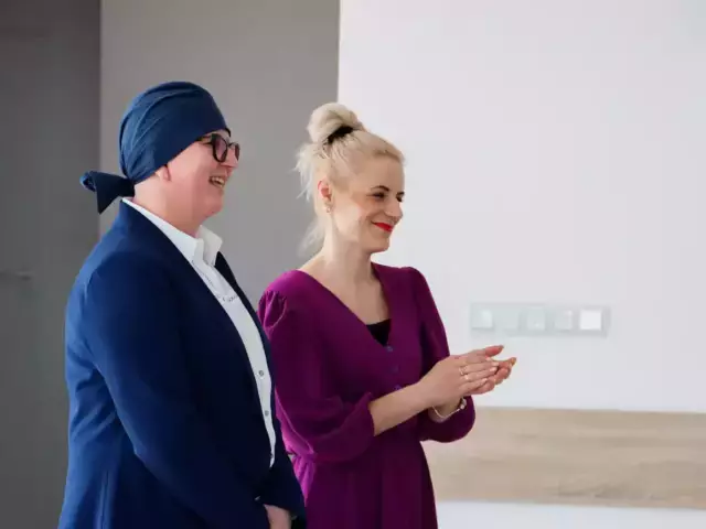 „Nie chcieliśmy litości. Chcieliśmy, żeby zobaczyli talent”. Rozmowa z Dorotą Studniak o 25 latach Przeglądu Twórczości Osób z Niepełnosprawnościami