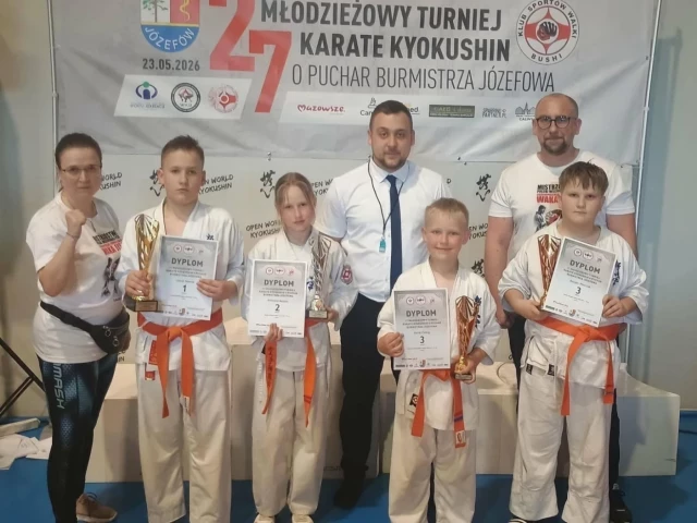 „Złote rodzeństwo” ze Szczytna podbiło prestiżowy turniej karate