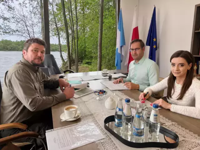 Jezioro było obok, ale dojścia nie było. Po latach mieszkańcy doczekali się zmiany