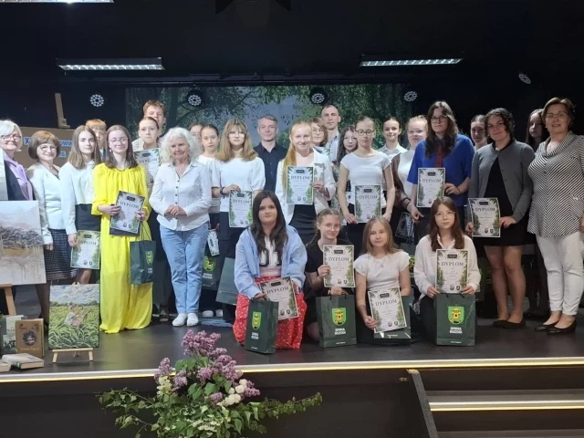 Aleksandra Kaczyńska, Roksana Wichowska i Szymon Matwiej najlepsi. Młodzi recytatorzy opanowali Rozog