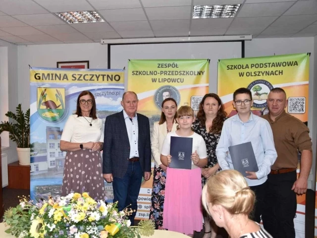 73 stypendia, 74,4 tys. zł i pięć perfekcyjnych świadectw. Gmina Szczytno nagrodziła swoich najlepszych uczniów